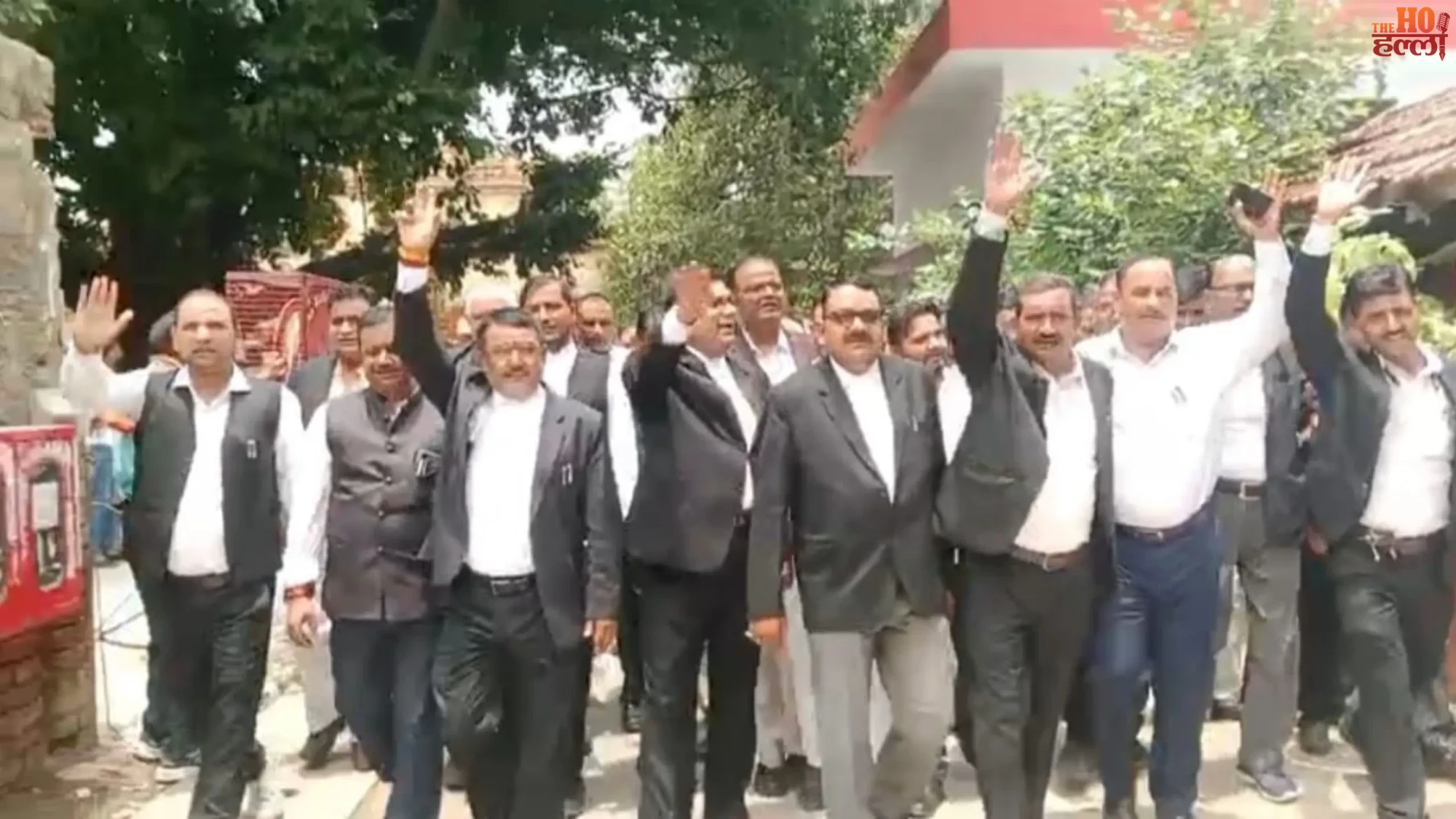 ayodhya-lawyers-protest-ram-mandir-donation-theft-case-champat-rai