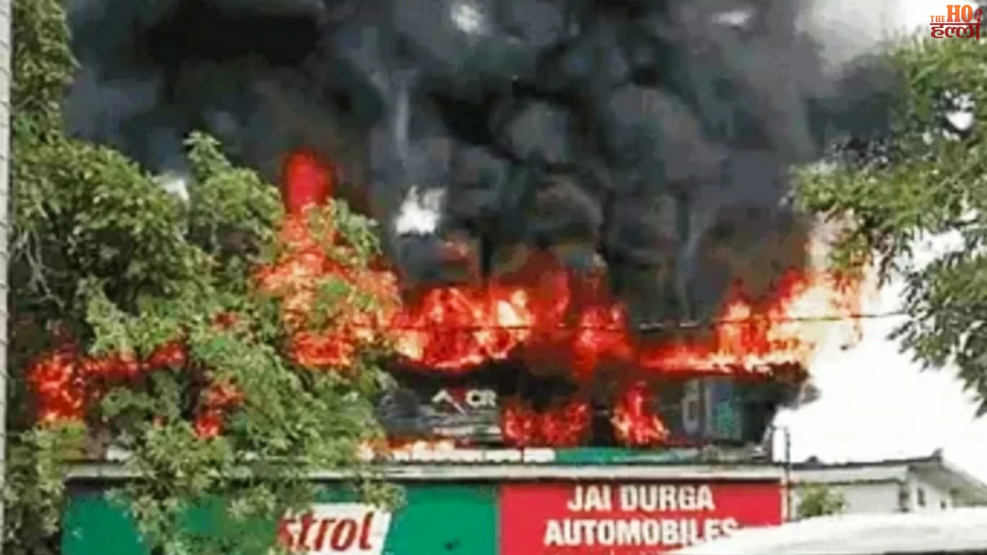 barabanki-lakhpedabagh-auto-parts-shop-fire-accident-ayodhya-road-traffic-jam