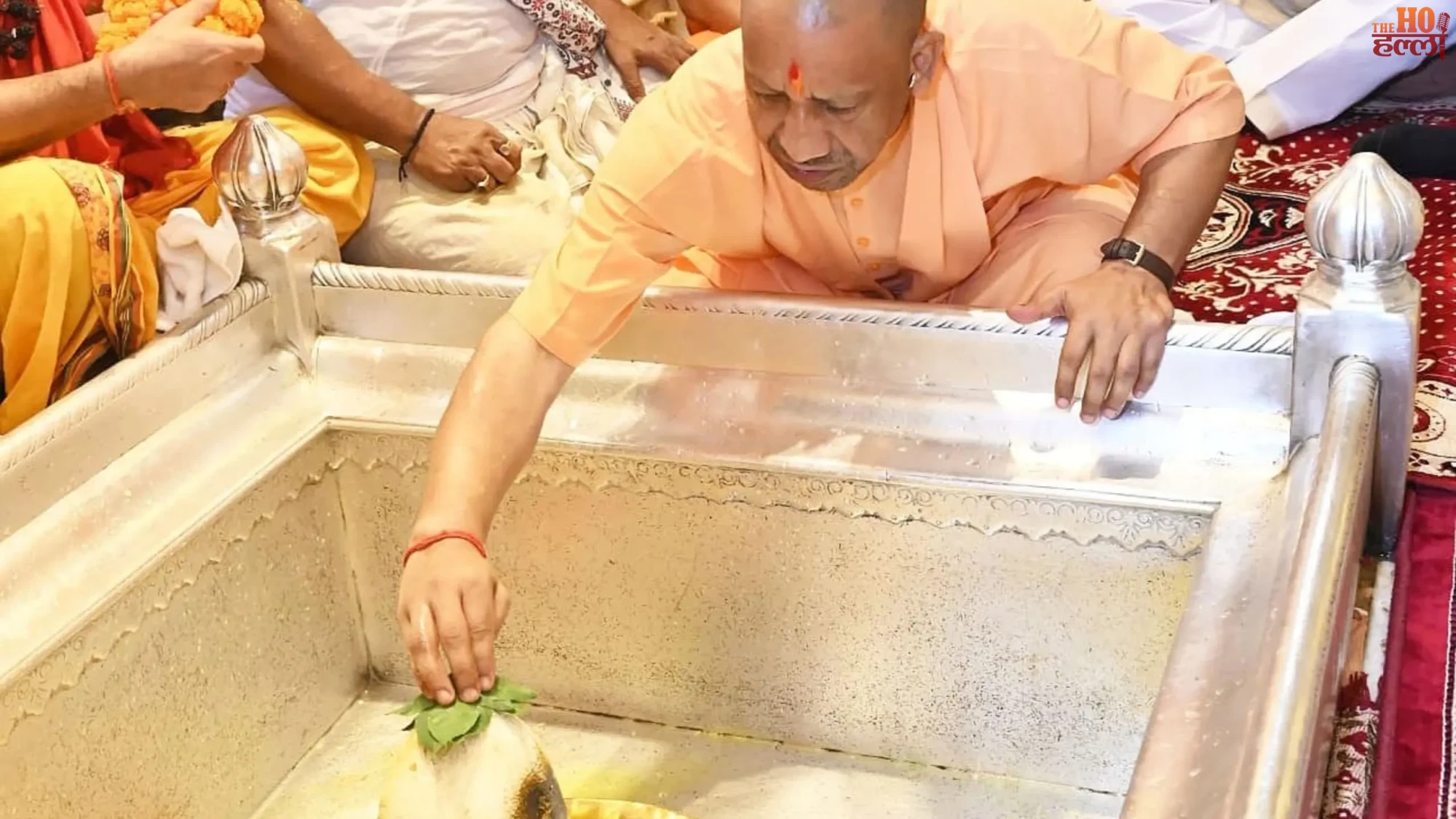 cm-yogi-kashi-vishwanath-sawan-jalabhishek-kaal-bhairav