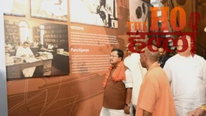 cm-yogi-launches-rashtra-prerna-sthal-lucknow-coffee-table-book (2)