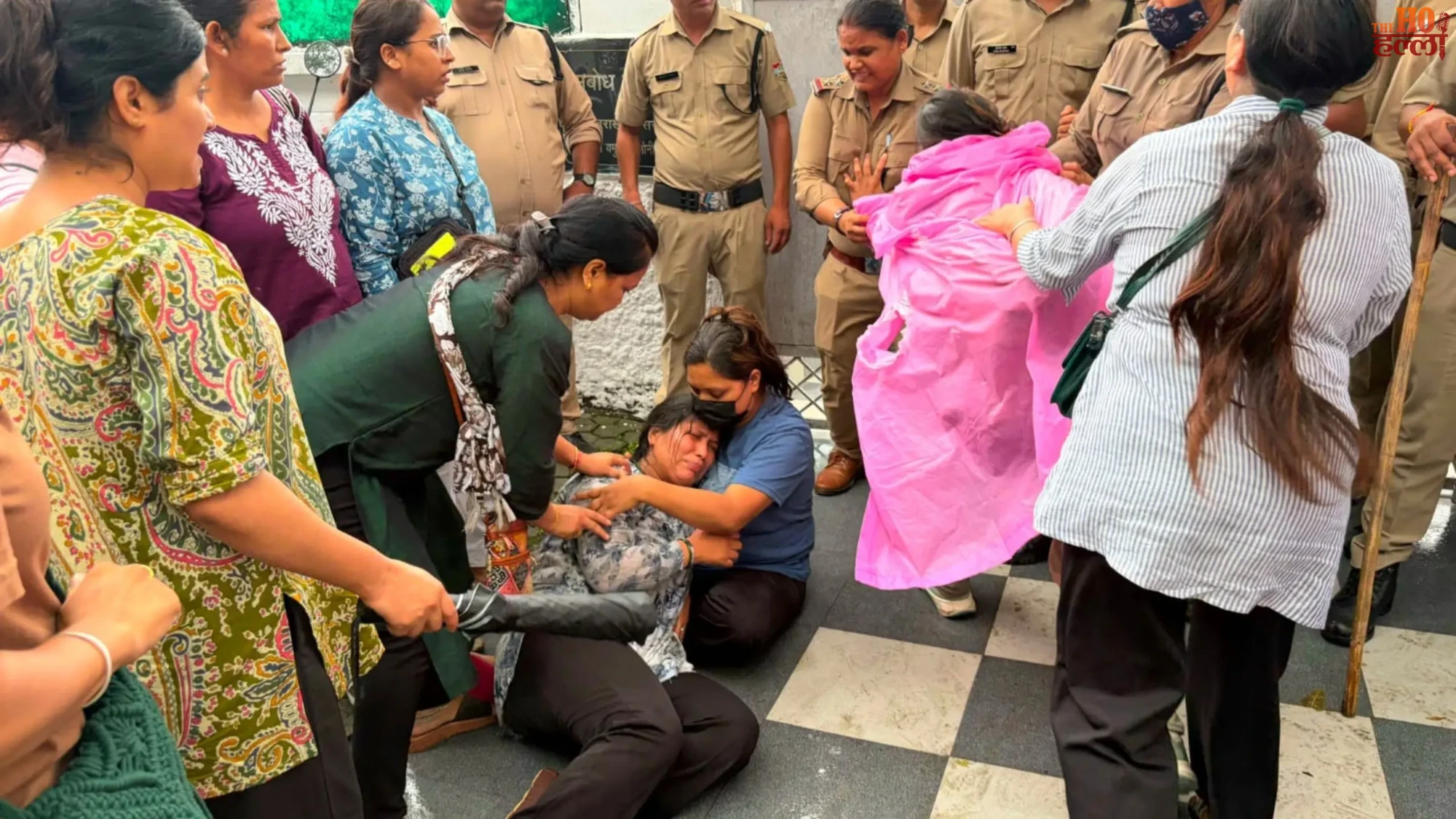 dehradun-nursing-protest-health-minister-residence-suicide-attempt