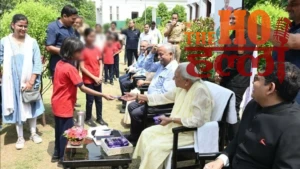 green-up-governor-anandiben-patel-plants-sandalwood-lucknow (2)
