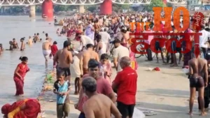 guru-purnima-devotees-holy-dip-ganga-anand-ghat-unnao (2)