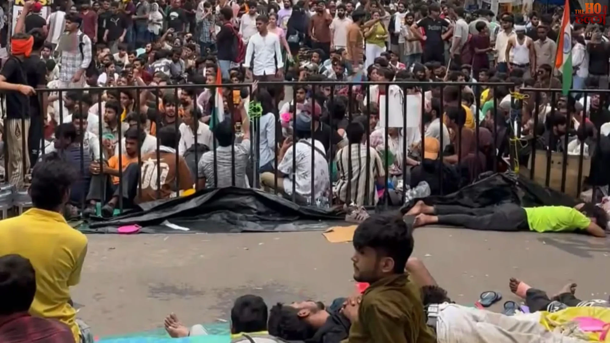 jantar-mantar-protest-govt-offers-talks-16-delhi-metro-stations-closed