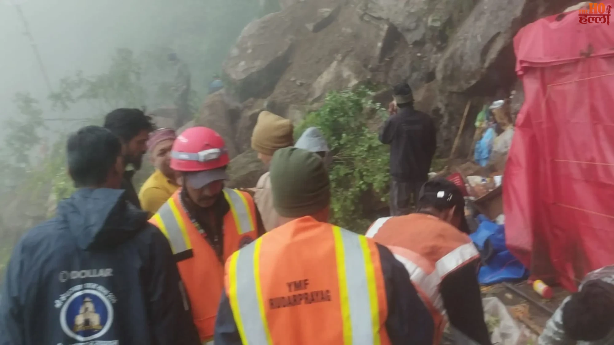 kedarnath-yatra-blocked-landslide-boulders-junglechatti-rudraprayag-suspended
