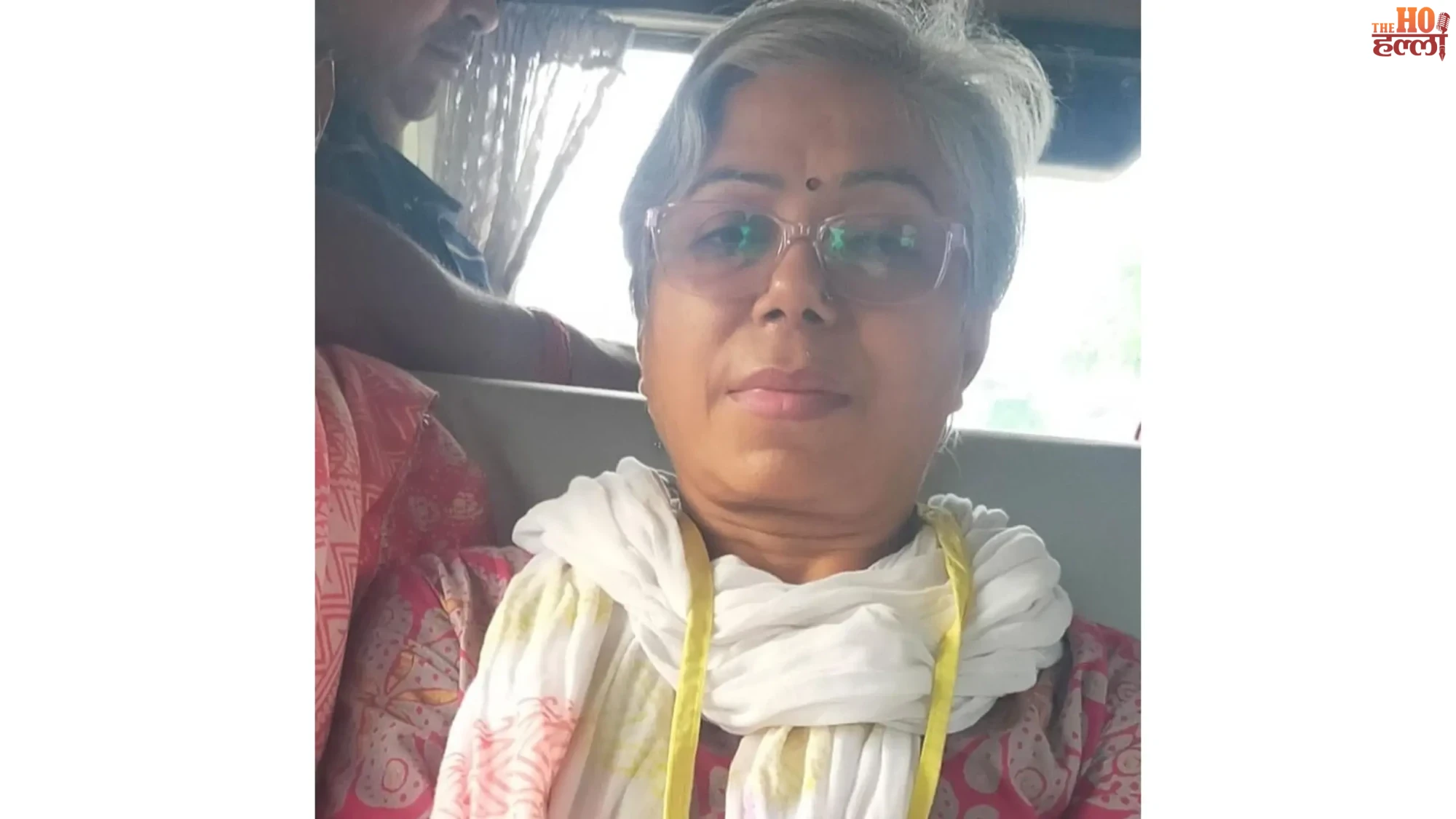 lakhimpur-kheri-vigilance-arrests-dpro-clerk-rekha-mishra-taking-bribe