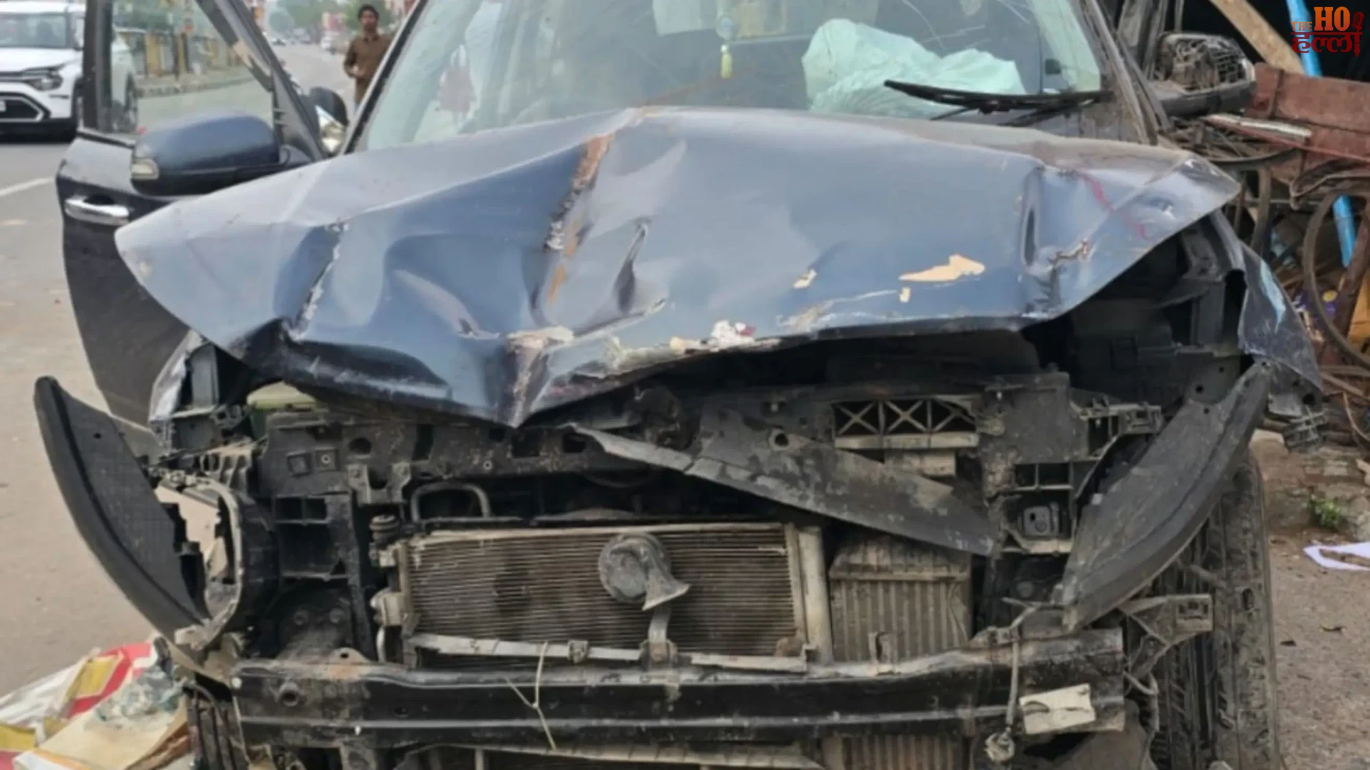 lucknow-mohanlalganj-road-accident-speeding-car-rams-sleeping-family