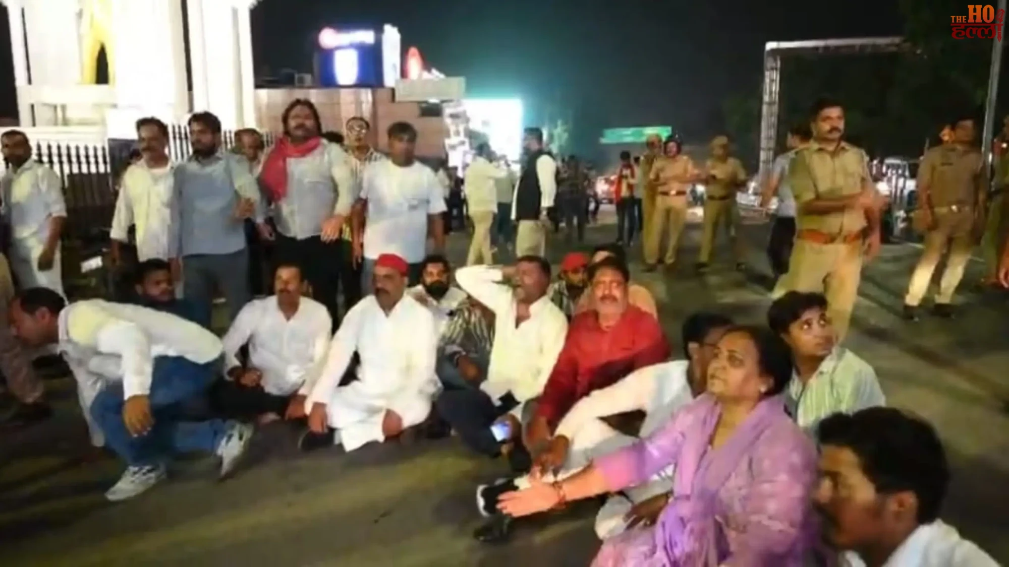 lucknow-political-drama-sp-congress-protest-akhilesh-yadav-ajay-rai