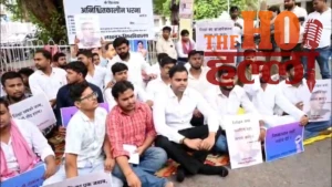 lucknow-university-students-protest-fee-hike-sp-mp-pushpendra-saroj (2)