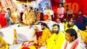 shankaracharya-mohanlalganj-lucknow-visit-cow-protection-law-demand (2)