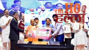 up-cm-yogi-launches-cashless-health-scheme-teachers-insurance (2)