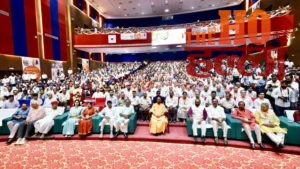 up-cm-yogi-launches-cashless-health-scheme-teachers-insurance (4)