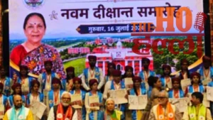 up-governor-anandiben-patel-vande-bharat-express-journey-lucknow-prayagraj (2)
