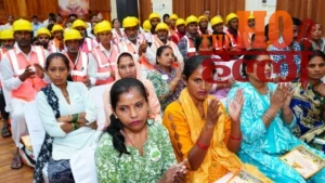 uttarakhand-cm-dhami-launches-shramik-kalyan-schemes-mobile-vans (2)