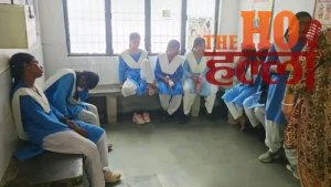 barabanki-ggic-school-girls-faint-satrikh-news (3)