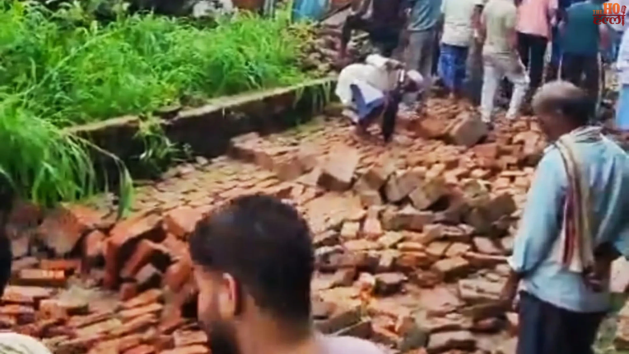 barabanki-news-wall-collapse-kills-two-siblings-dariyabad
