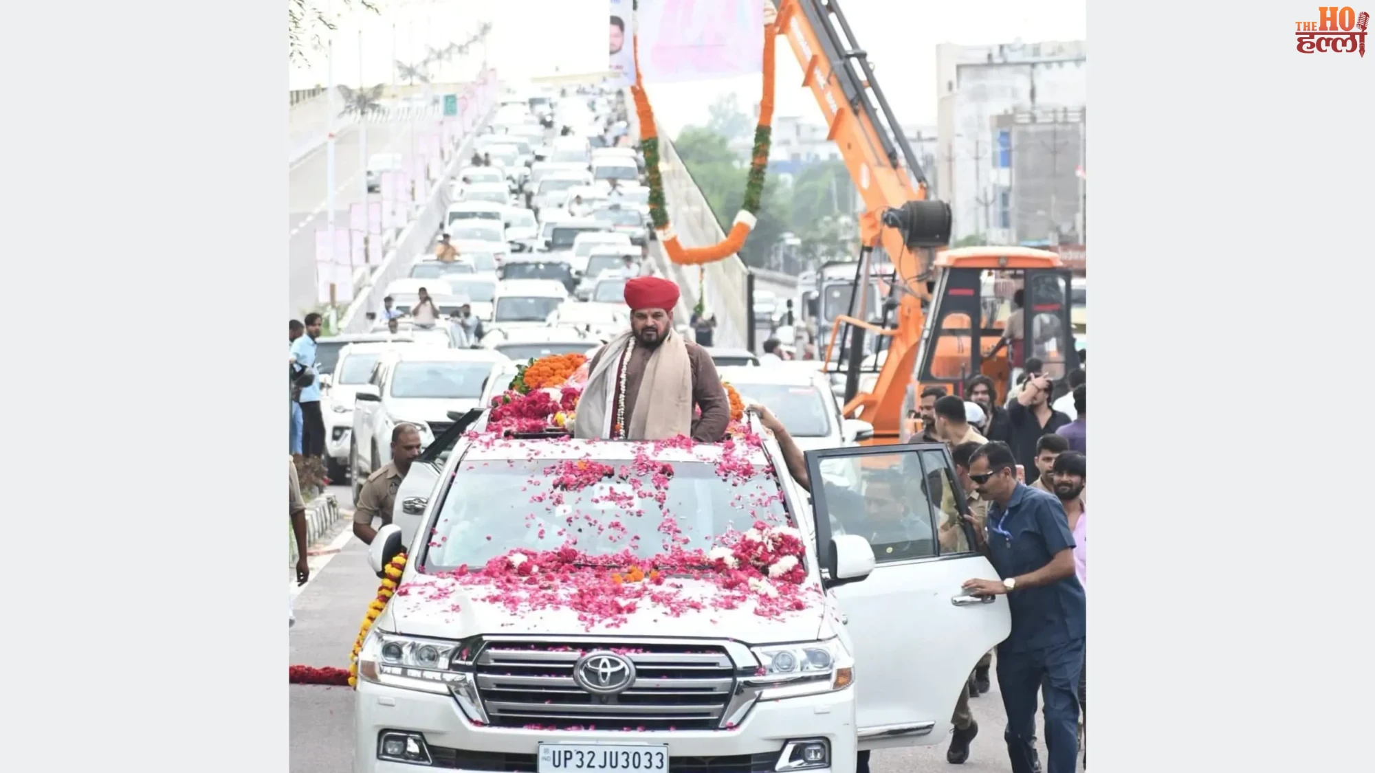 brij-bhushan-sharan-singh-lucknow-welcome-dharmendra-pradhan