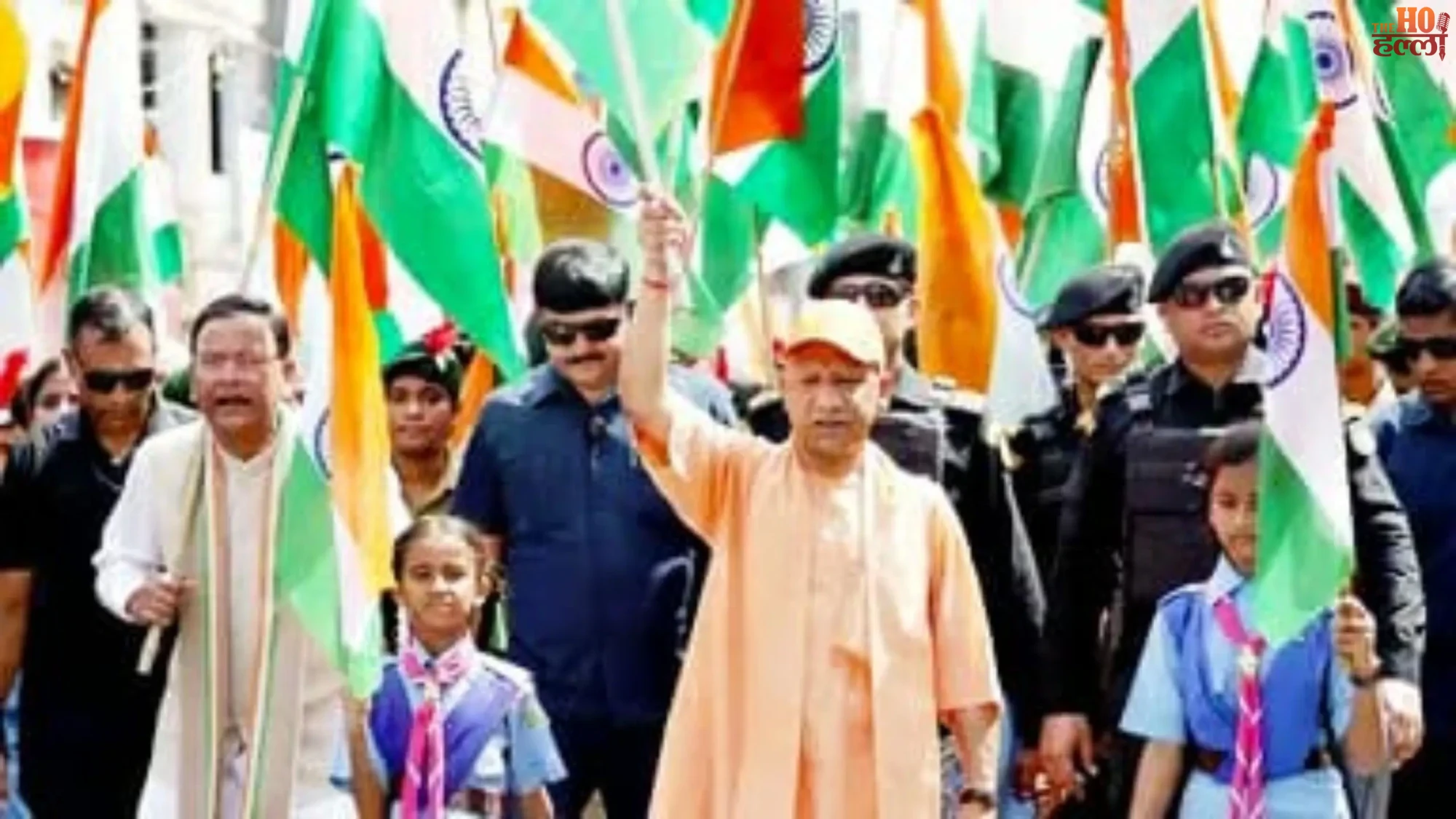 cm-yogi-leads-tiranga-yatra-in-gorakhpur-from-rani-laxmibai-park