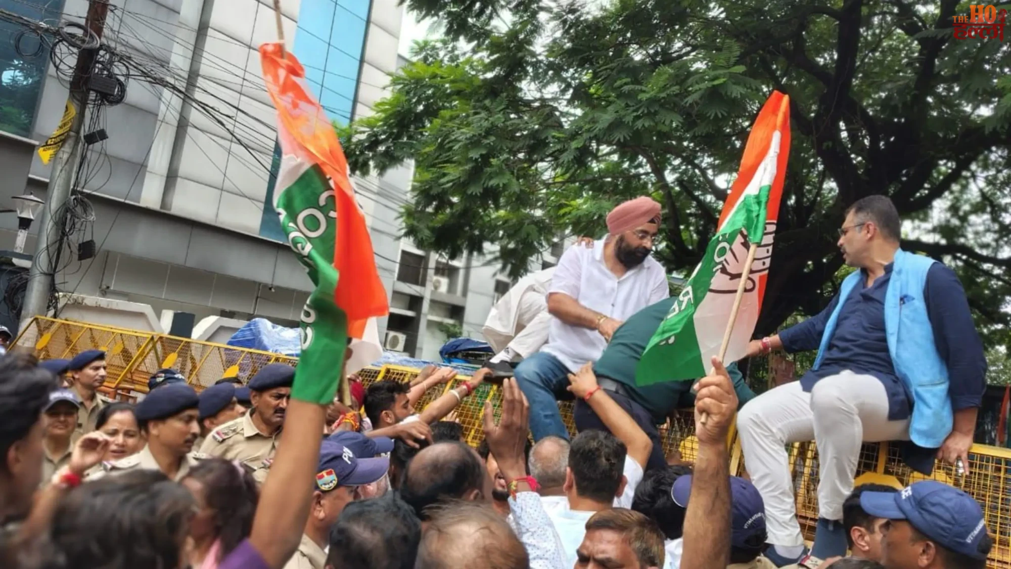 dalit-issue-congress-protest-mahendra-bhatt-residence-uttarakhand