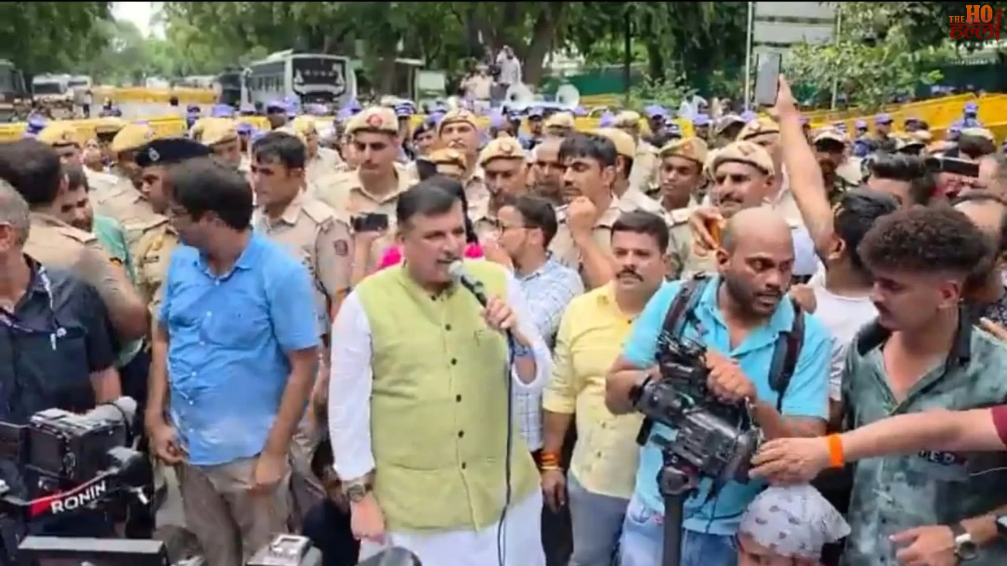 delhi-news-aap-protests-e20-fuel-policy-kejriwal-pm-house-march