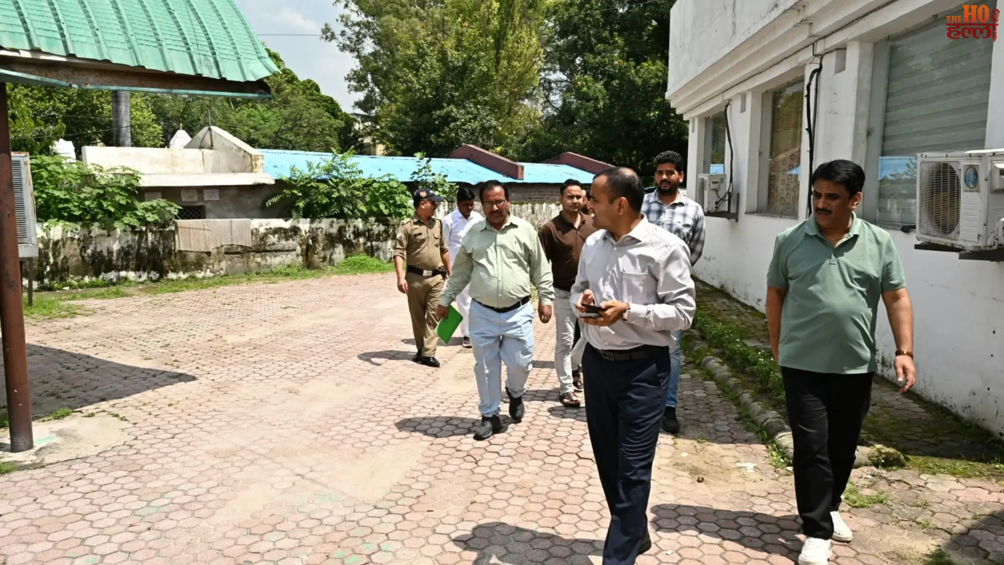 dm-haridwar-mayur-dixit-inspection-tourism-office-chardham-registration