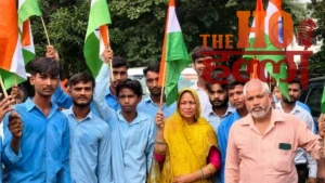मलिहाबाद _ गांव-गांव गूंजा भारत माता की जय का उद्घोष, तिरंगा लहराकर दिया हर घर फहराने का (2)