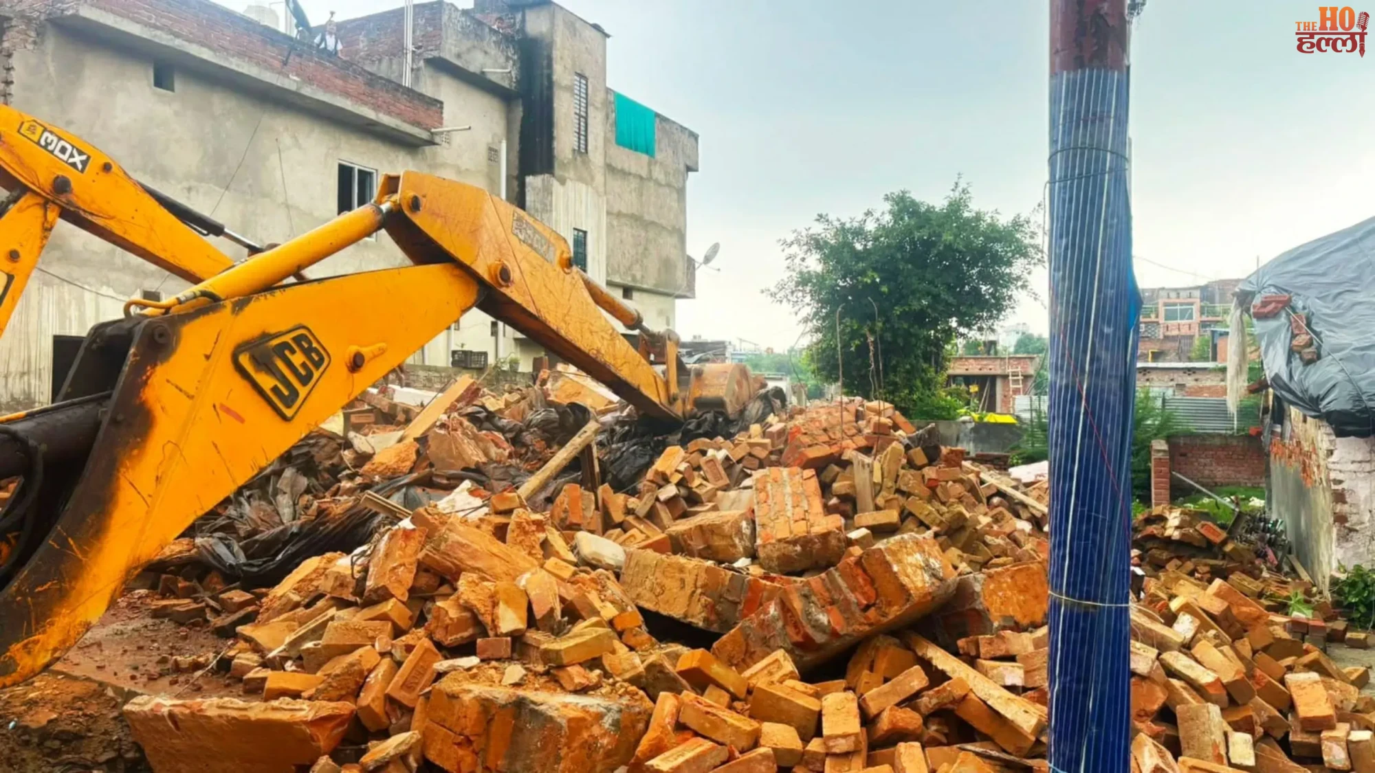 gorakhpur-convention-center-demolition-jatepur-nagar-nigam-action