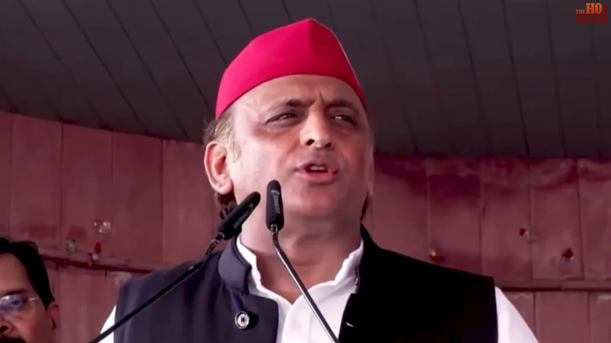 lucknow-news-akhilesh-yadav-pda-pandit-brahmin-sammelan