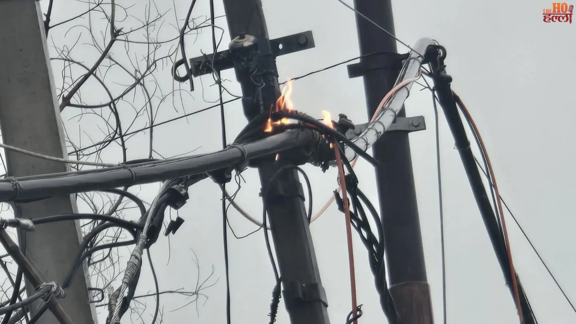 lucknow-news-rain-causes-power-cut-200-villages-mohanlalganj