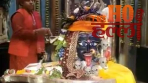 lucknow-sawan-2nd-monday-devotees-throng-mankameshwar-temple (3)