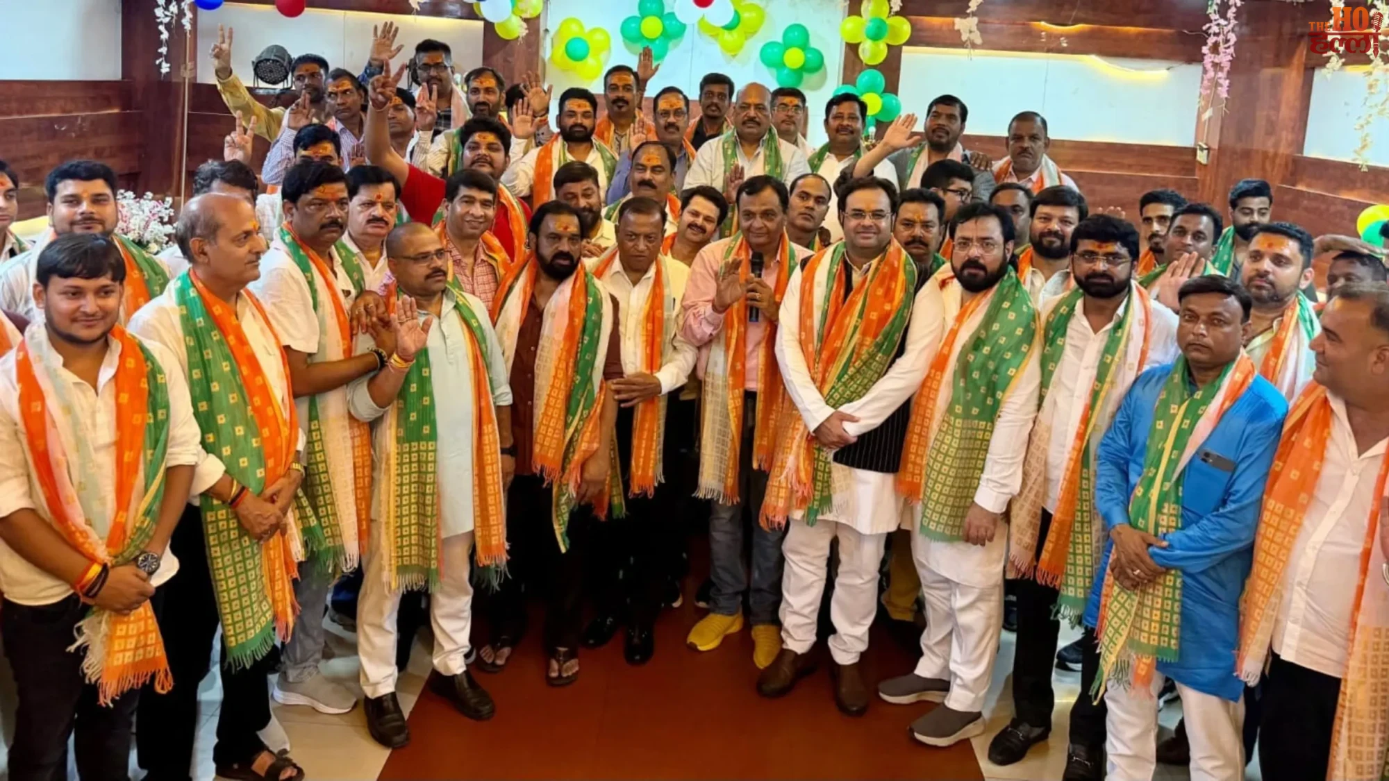 lucknow-vyapar-mandal-protest-bhootnath-market-upi-charges