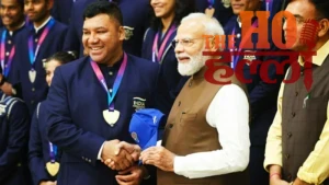 pm-narendra-modi-meets-cwg-champions-shares-special-moments