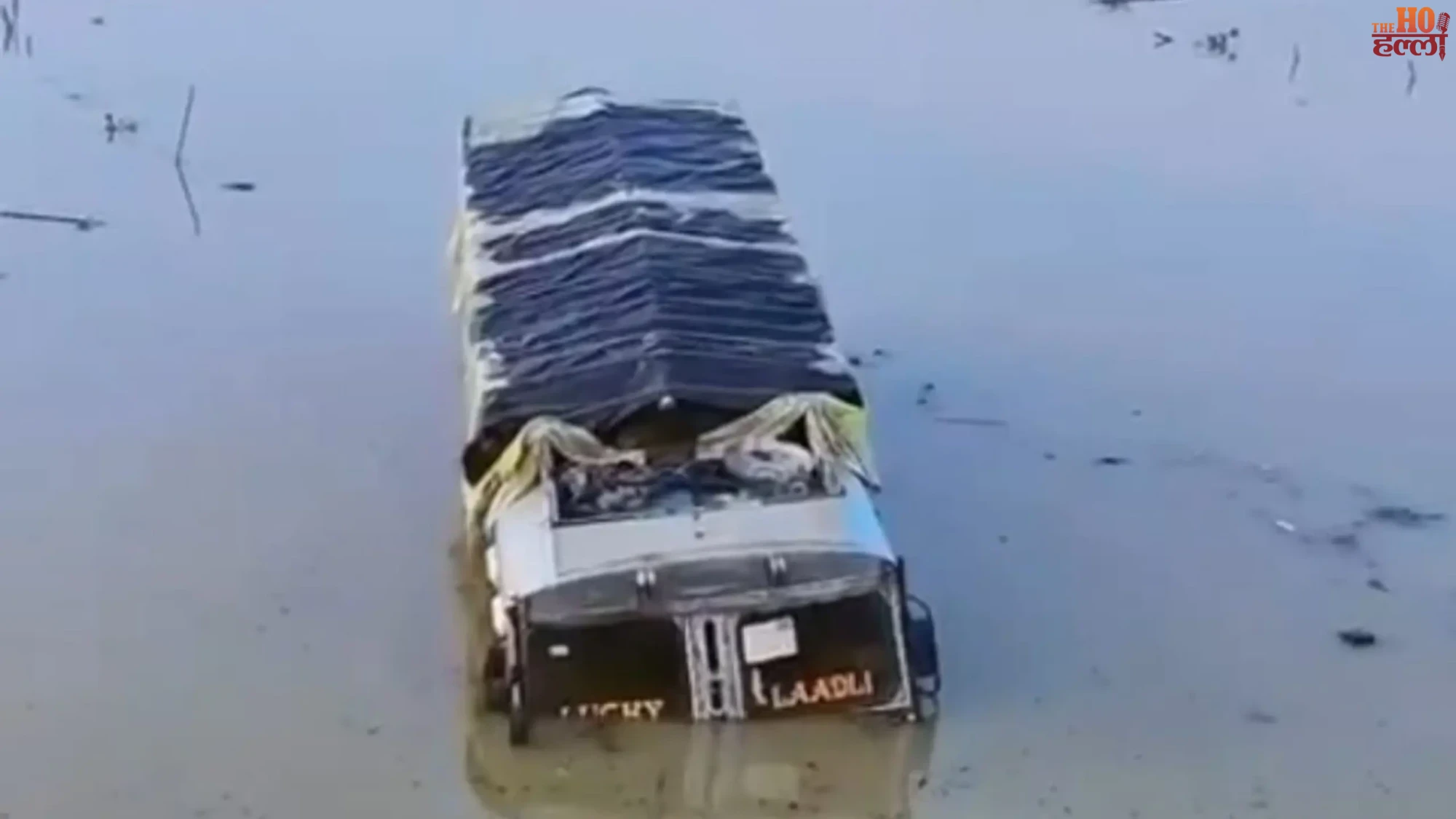 prayagraj-ganga-yamuna-water-level-truck-temple-collapse