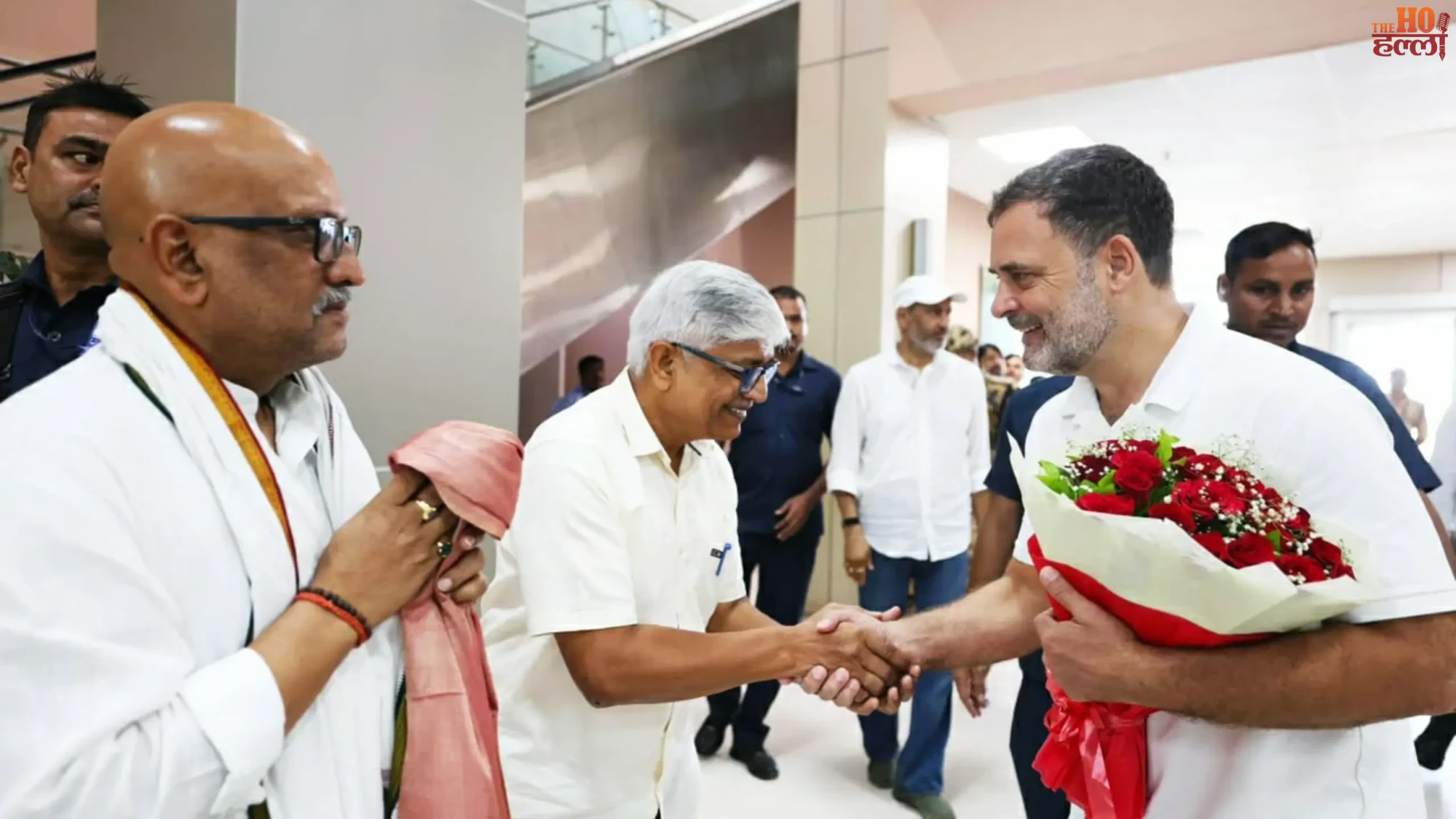 Rahul Gandhi Reaches Prayagraj for Student Interaction