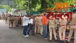unemployed-youth-protest-deputy-cm-brijesh-pathak-house-lucknow-librarian-recruitment (3)