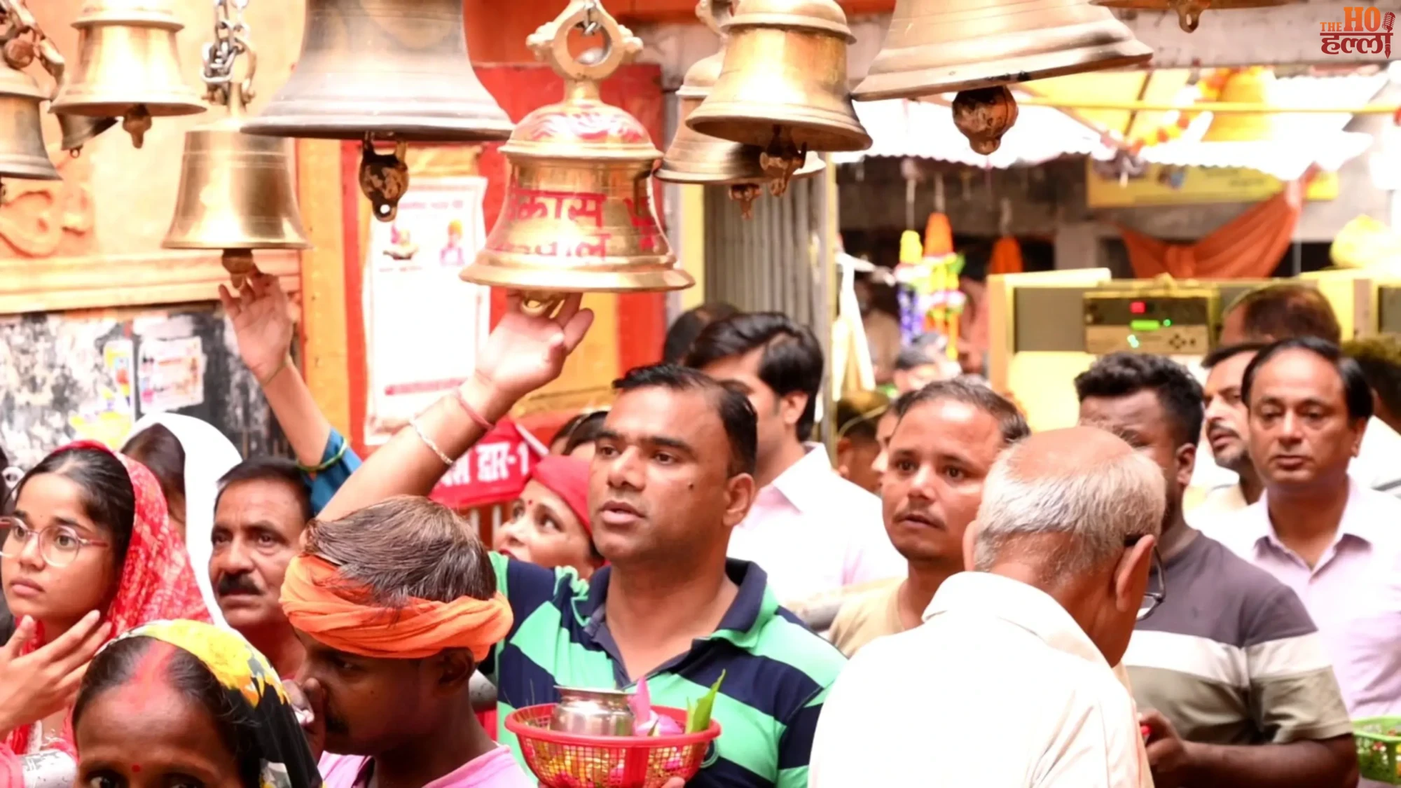 up-sawan-first-somwar-shiva-temples-jalabhishek-devotees-crowd