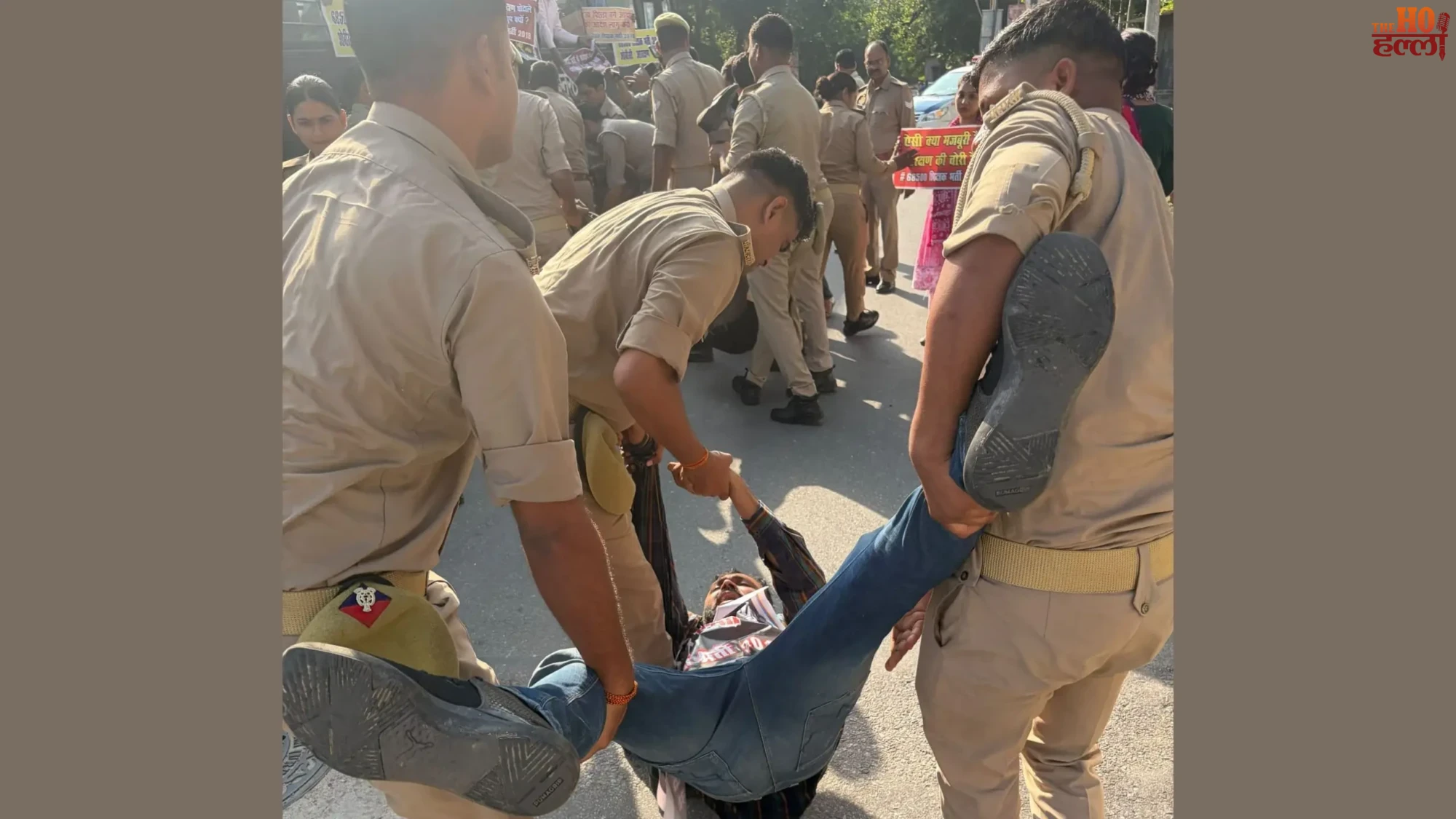 68500-teacher-recruitment-protest-keshav-maurya-residence-obc-candidates (2)