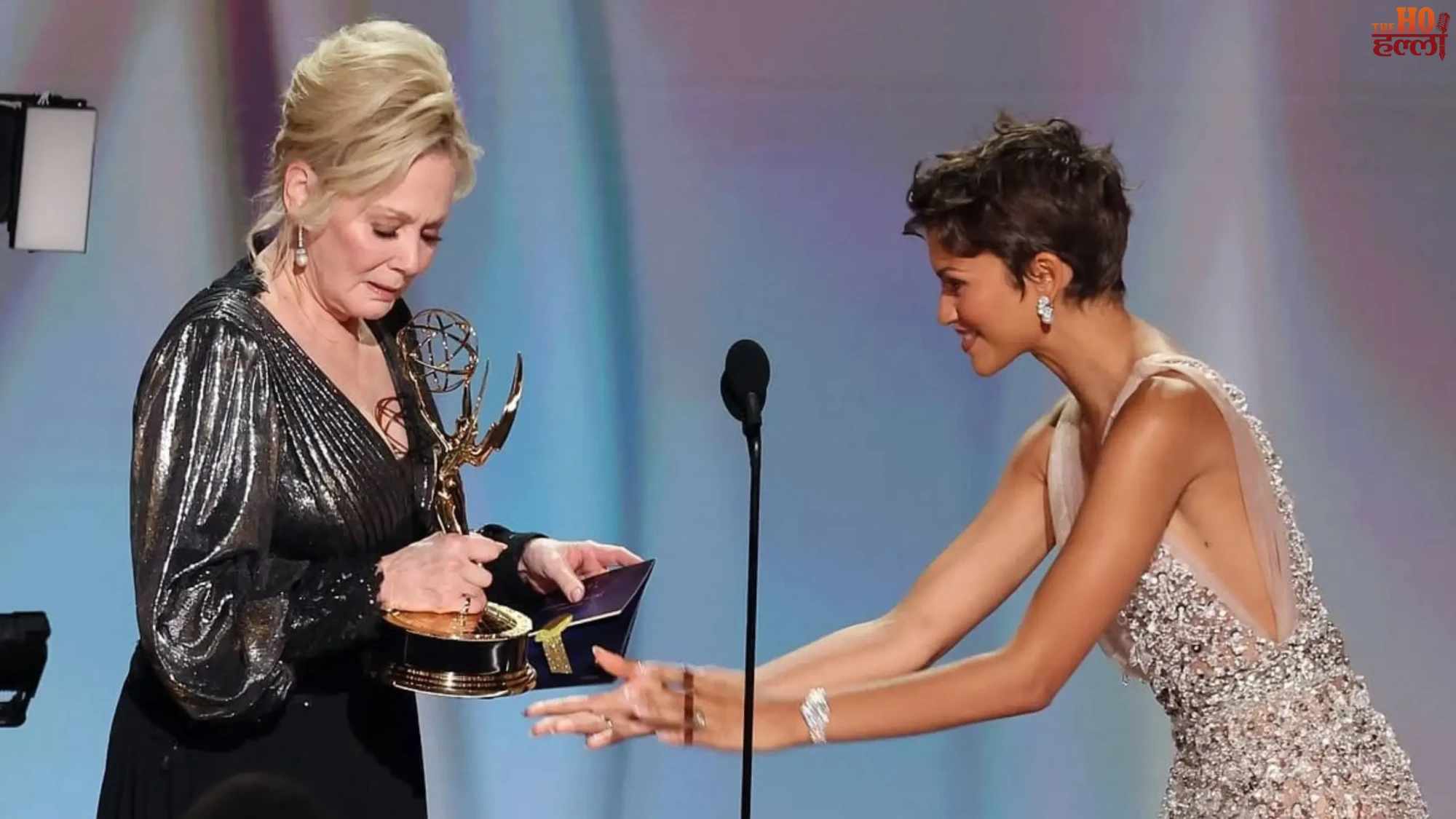 78th-emmy-awards-2026-matthew-rhys-jean-smart-widows-bay (2)