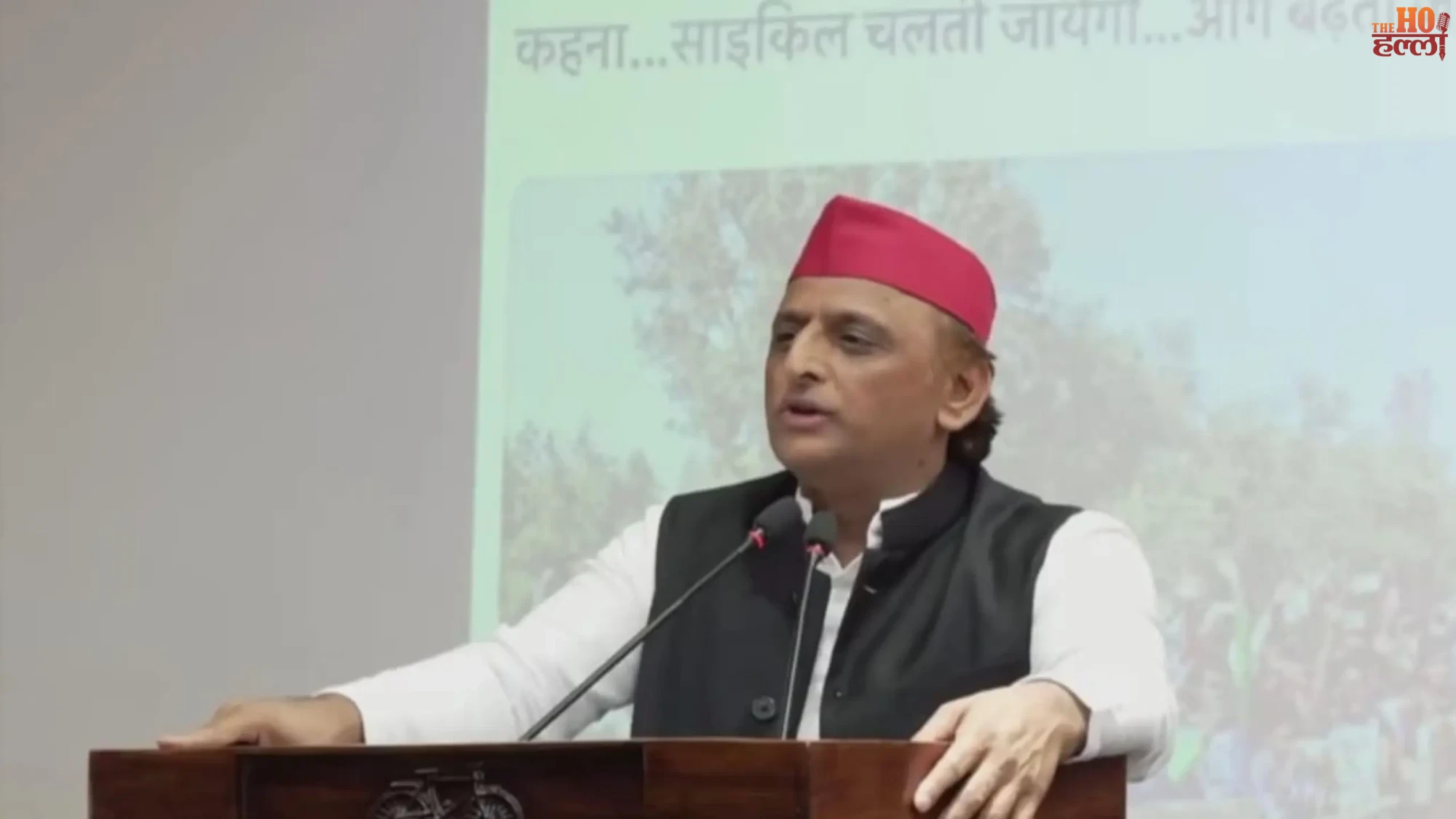 akhilesh-yadav-launches-samajwadi-chhatra-sabha-new-blue-uniform