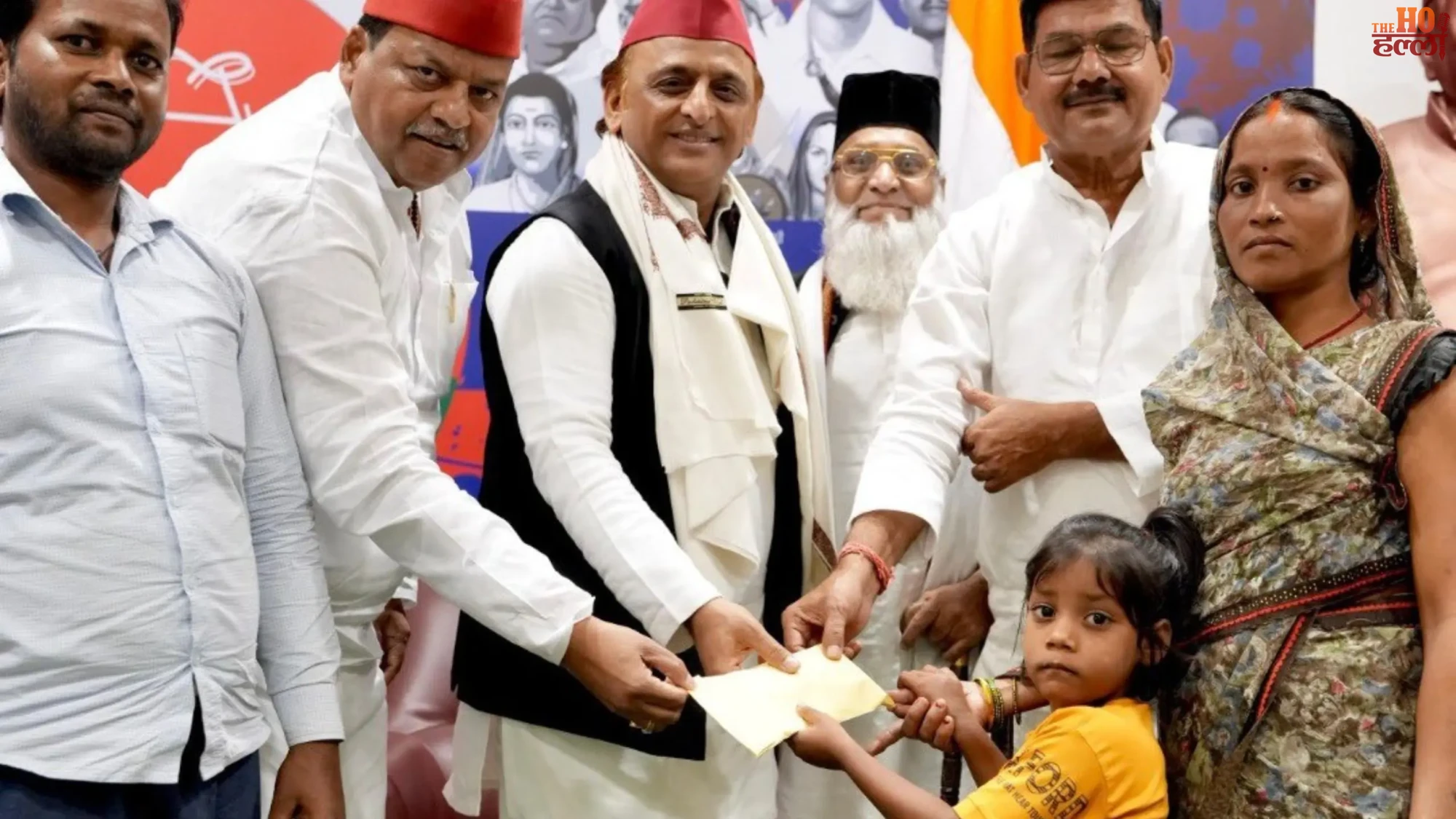 akhilesh-yadav-ragini-rajbhar-ballia-financial-help-free-education