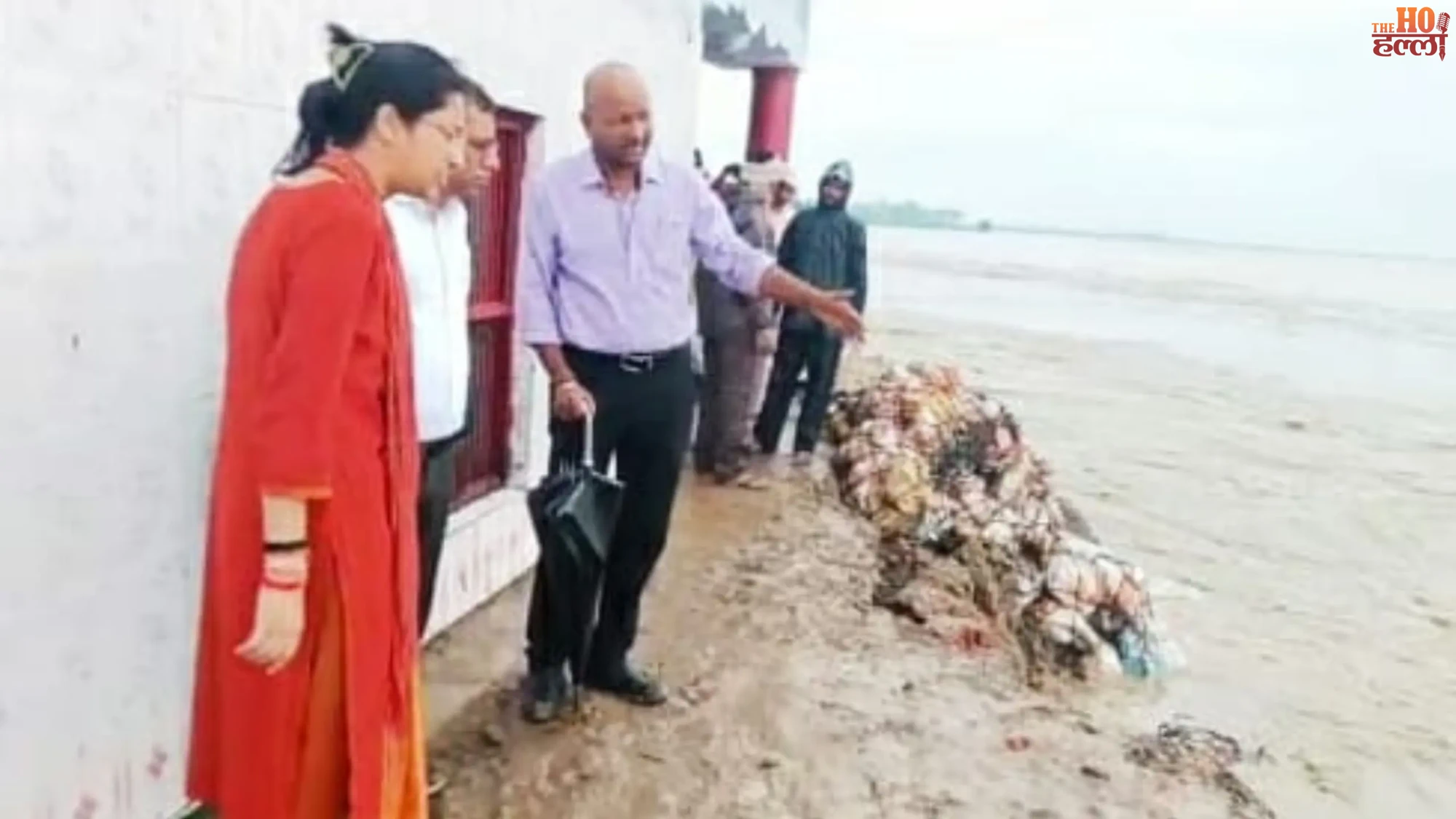 barabanki-heavy-rain-saryu-river-danger-mark-three-deaths-trees-fallen (2)