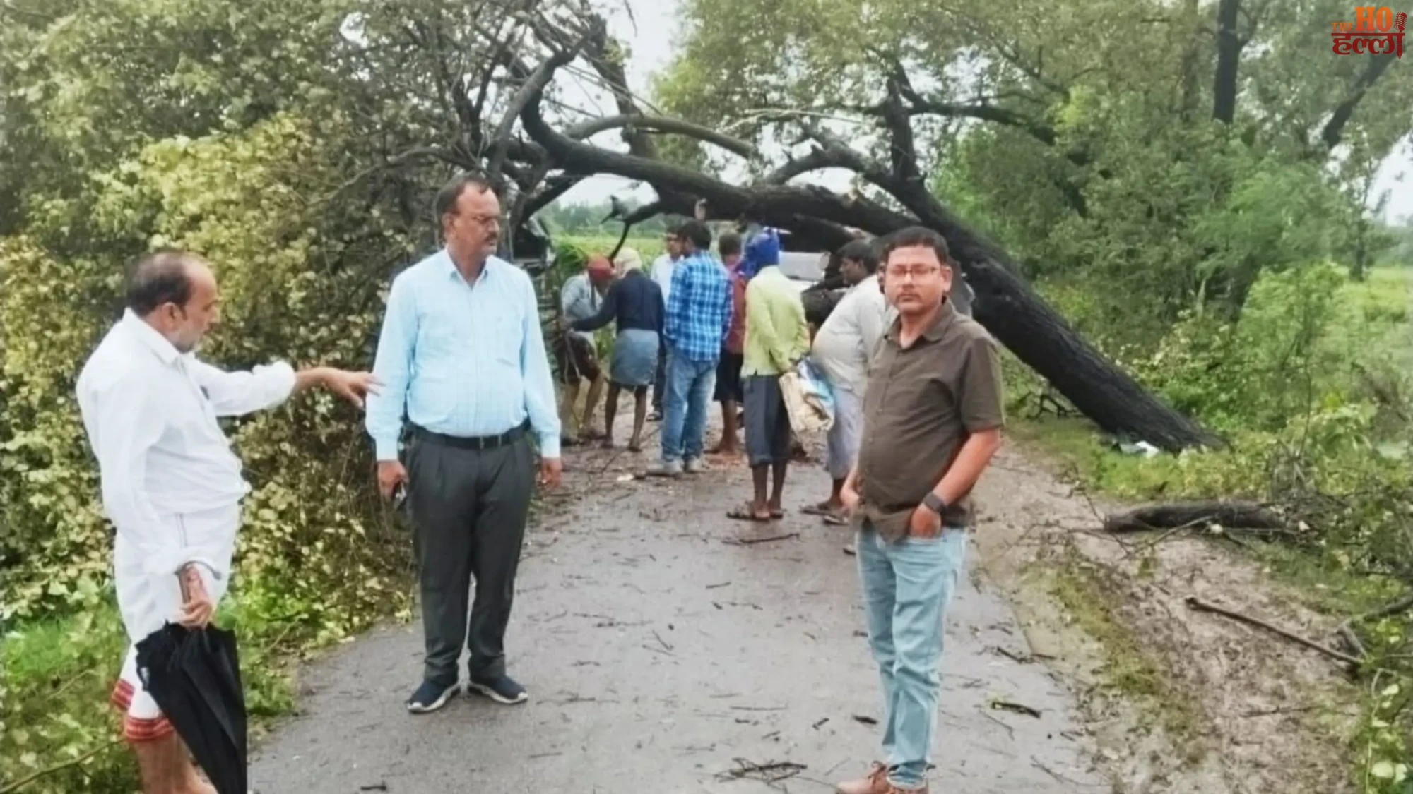 barabanki-heavy-rain-saryu-river-danger-mark-three-deaths-trees-fallen (3)