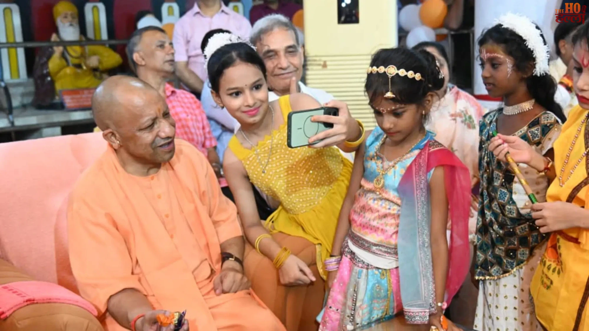 cm-yogi-janmashtami-celebrations-mathura-lucknow-gorakhpur-temple (4)