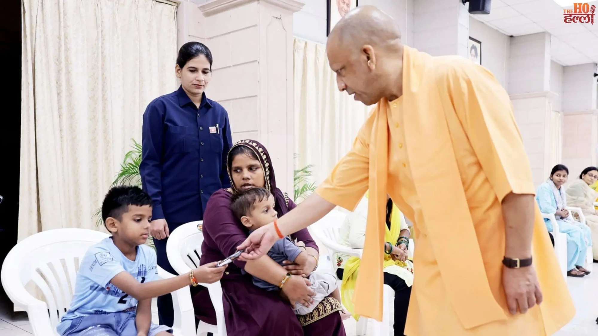 cm-yogi-janta-darshan-lucknow-public-grievances-complaints-resolution (3)