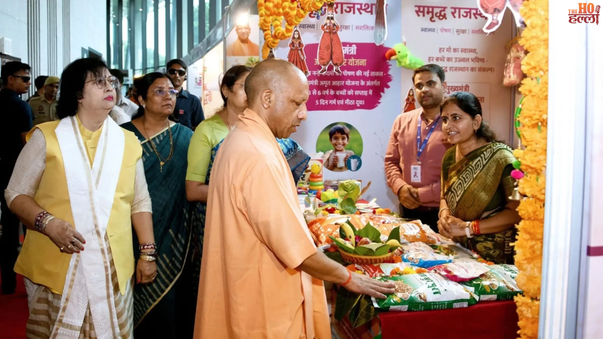 cm-yogi-varanasi-national-nutrition-month-anganwadi-liquor-mafia-attack (2)