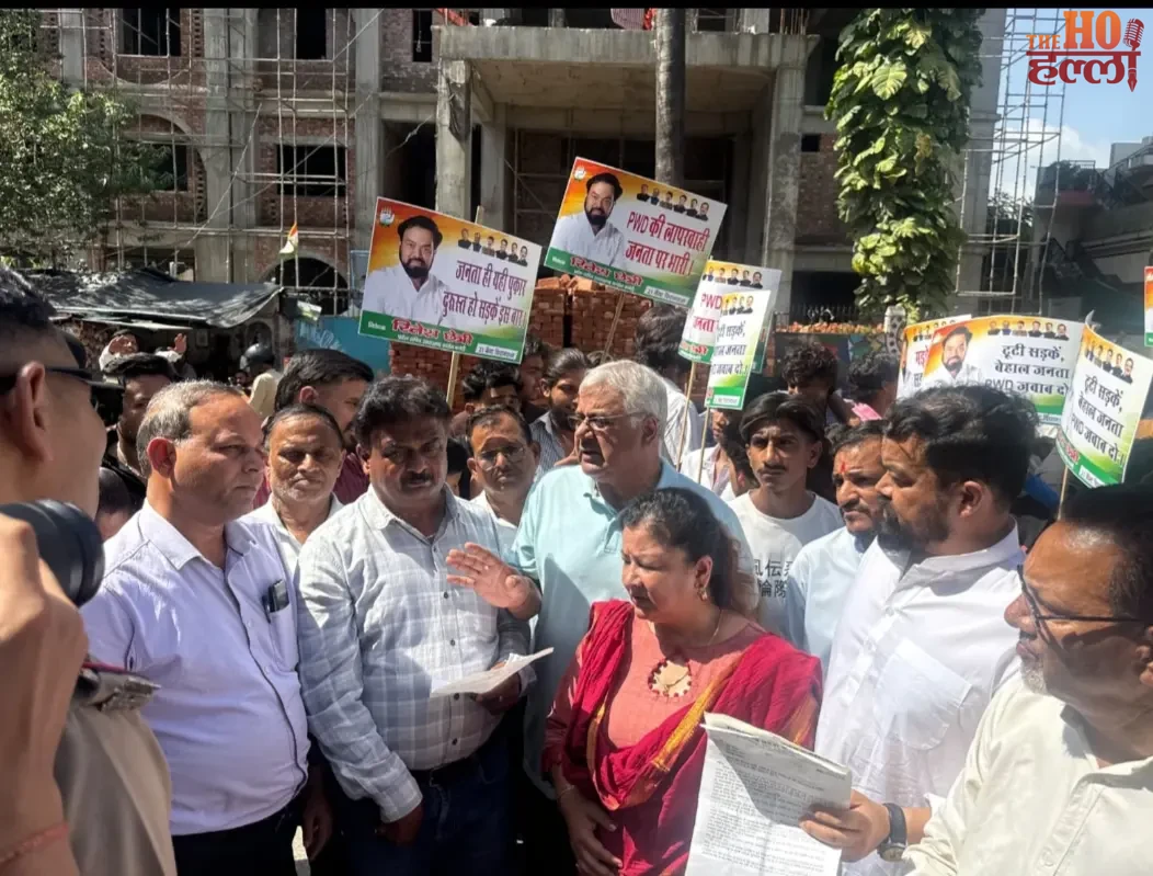 congress-pwd-office-protest-bad-roads-waterlogging-dehradun1