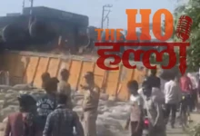 dehradun-delhi-highway-mohhbewala-accident-truck-overturns-bike-rider-dies