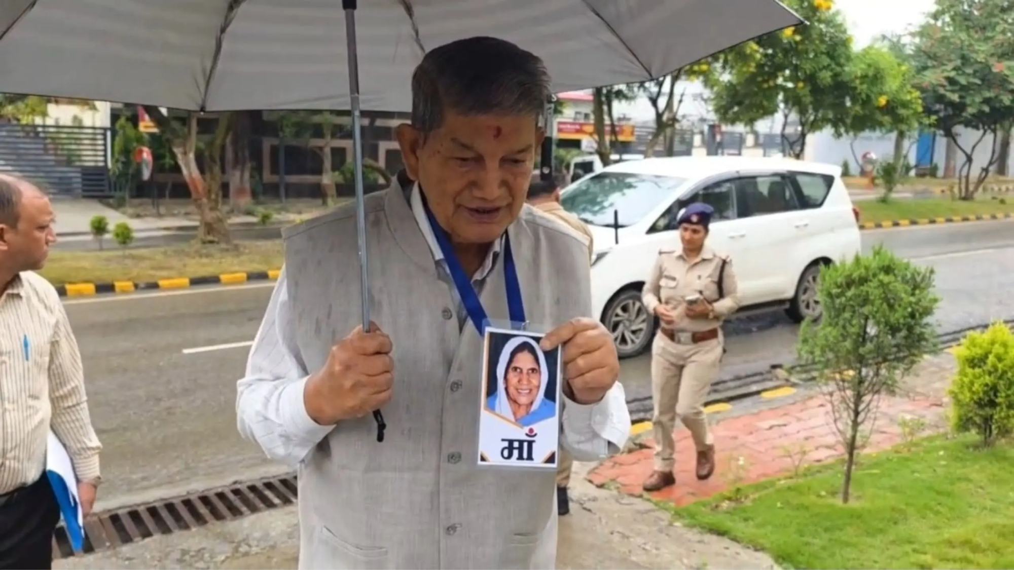 dehradun-harish-rawat-ed-office-appearance-vpdo-recruitment-scam-two-thousand-sixteen (2)