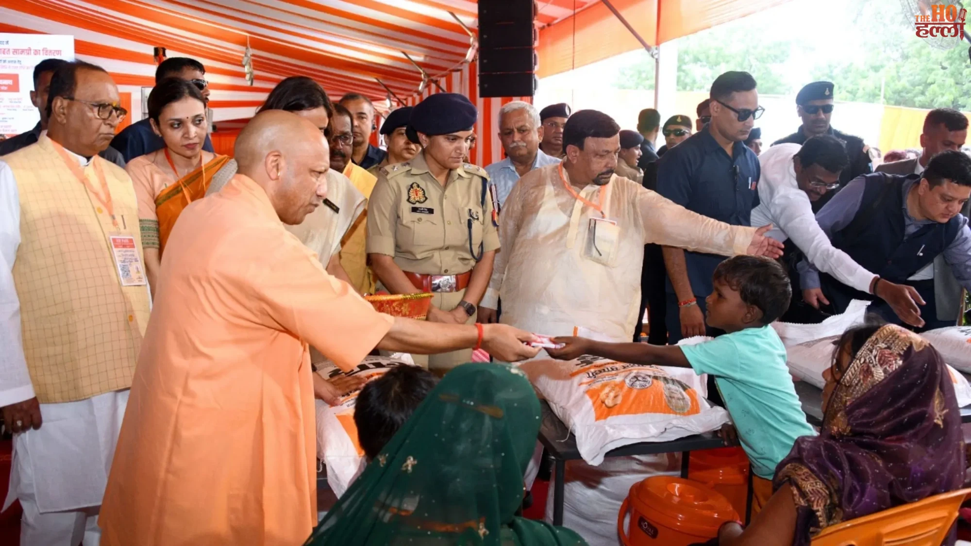 farrukhabad-flood-yogi-adityanath-ganga-dredging-relief-distribution-compensation (2)