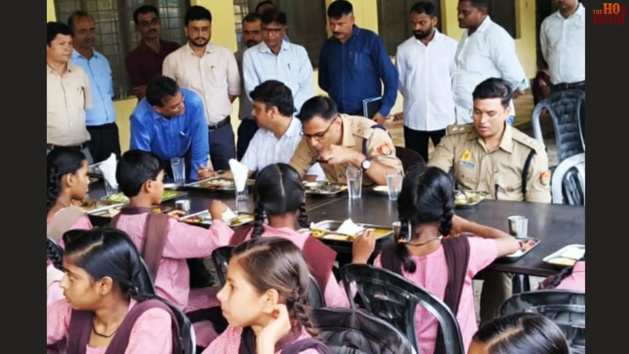 gen-alpha-protest-barabanki-dm-sp-hostel-inspection